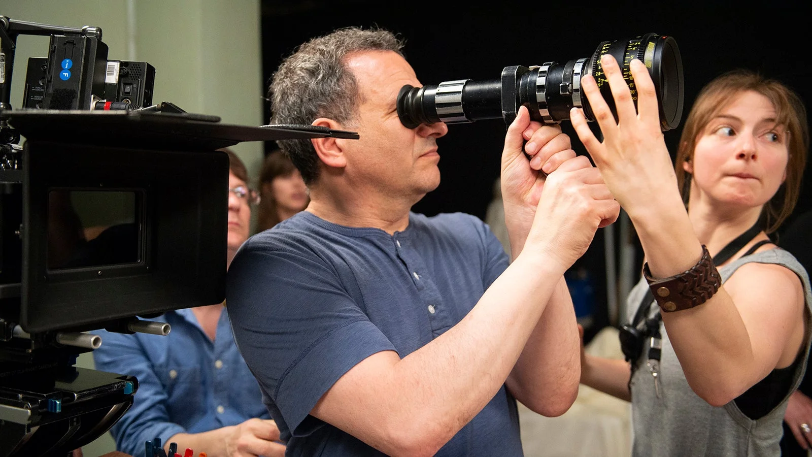 艺术总监林导演工作照